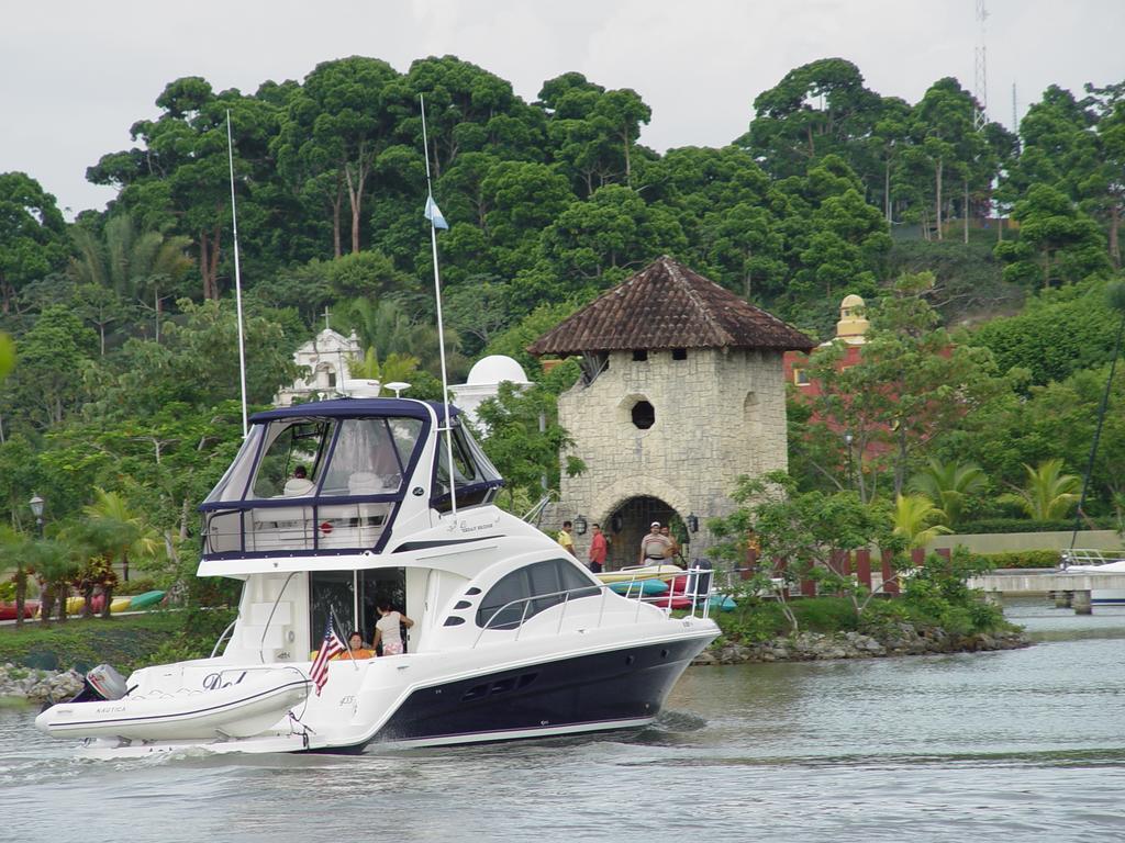 Amatique Bay Hotel Puerto Barrios Buitenkant foto