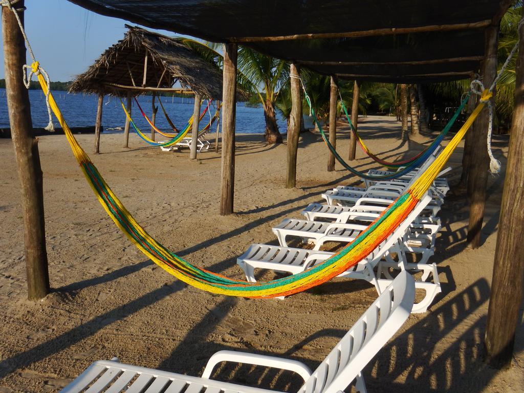 Amatique Bay Hotel Puerto Barrios Buitenkant foto