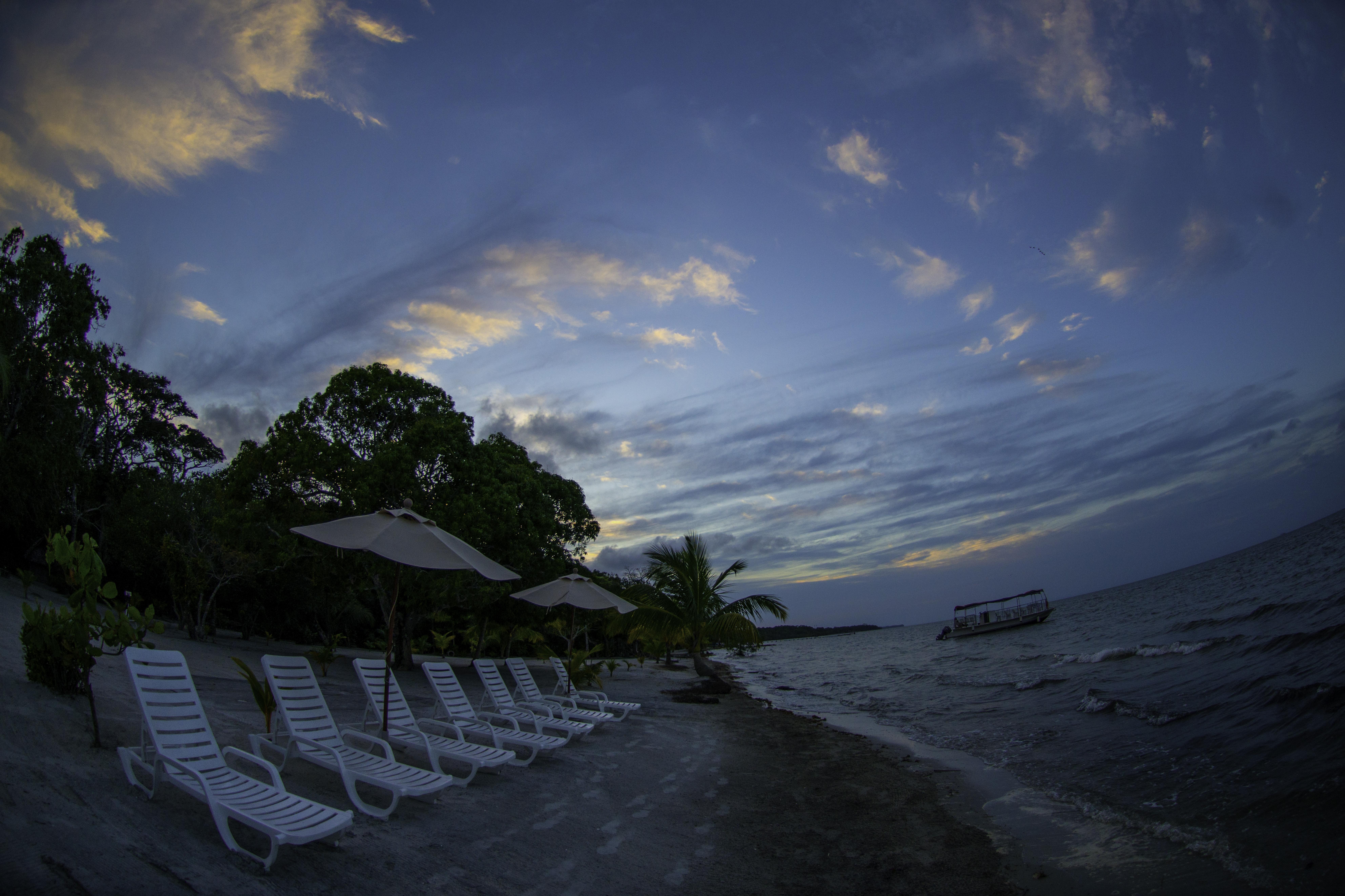 Amatique Bay Hotel Puerto Barrios Buitenkant foto