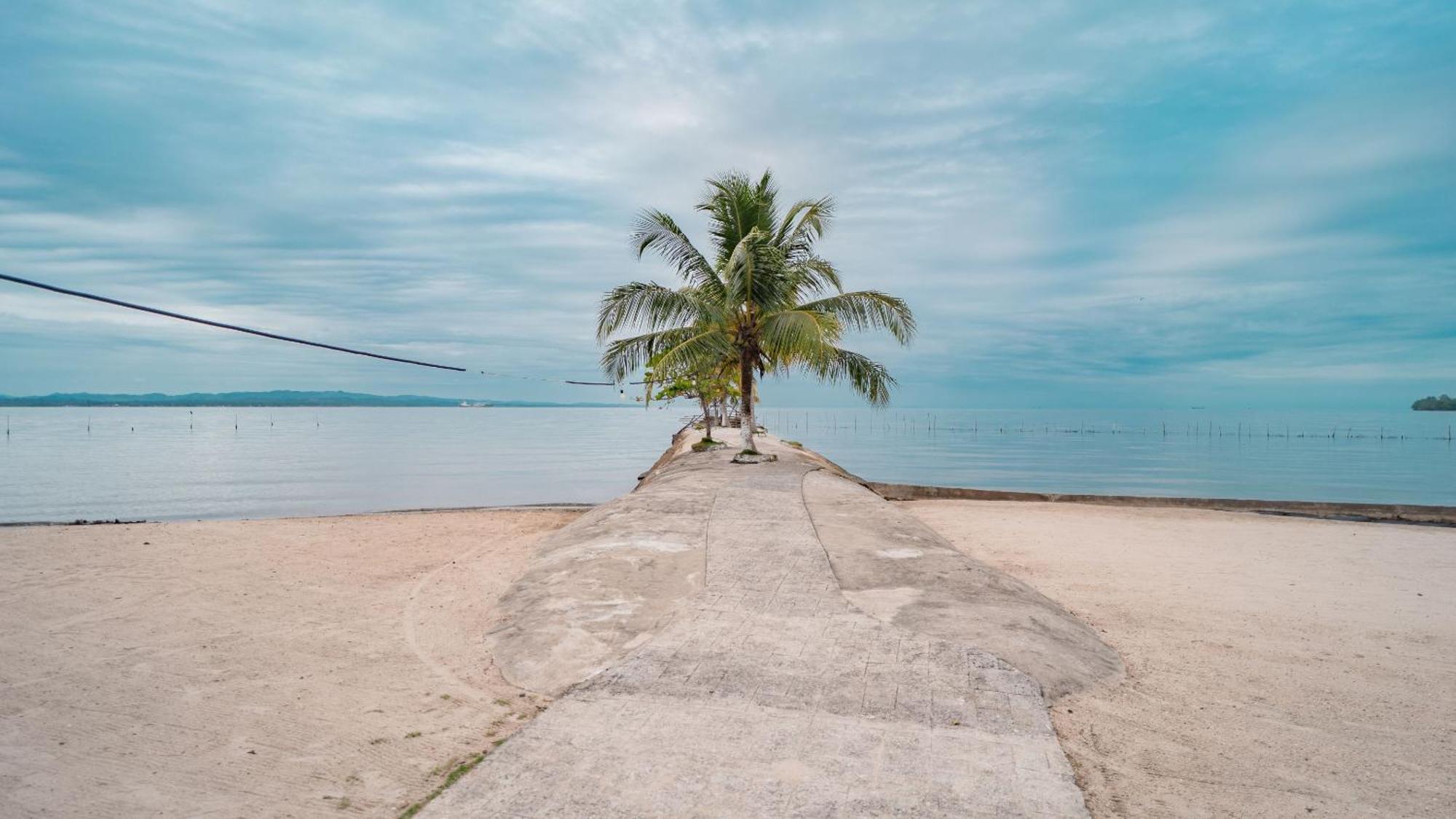 Amatique Bay Hotel Puerto Barrios Buitenkant foto