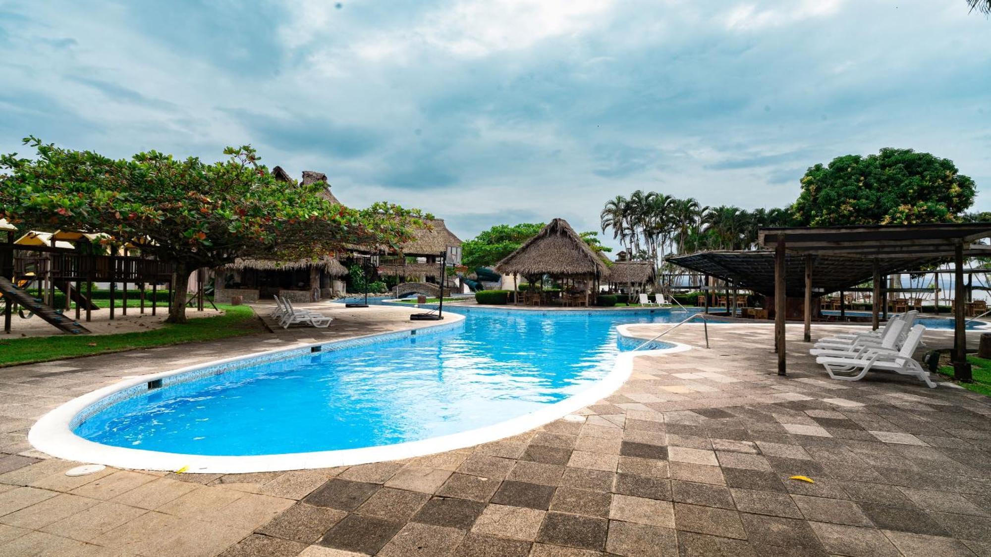 Amatique Bay Hotel Puerto Barrios Buitenkant foto