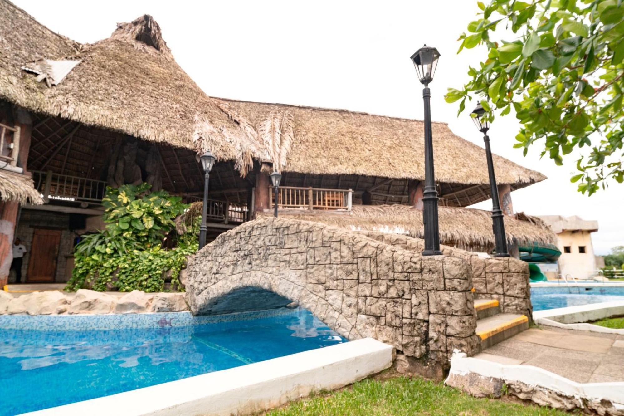 Amatique Bay Hotel Puerto Barrios Buitenkant foto
