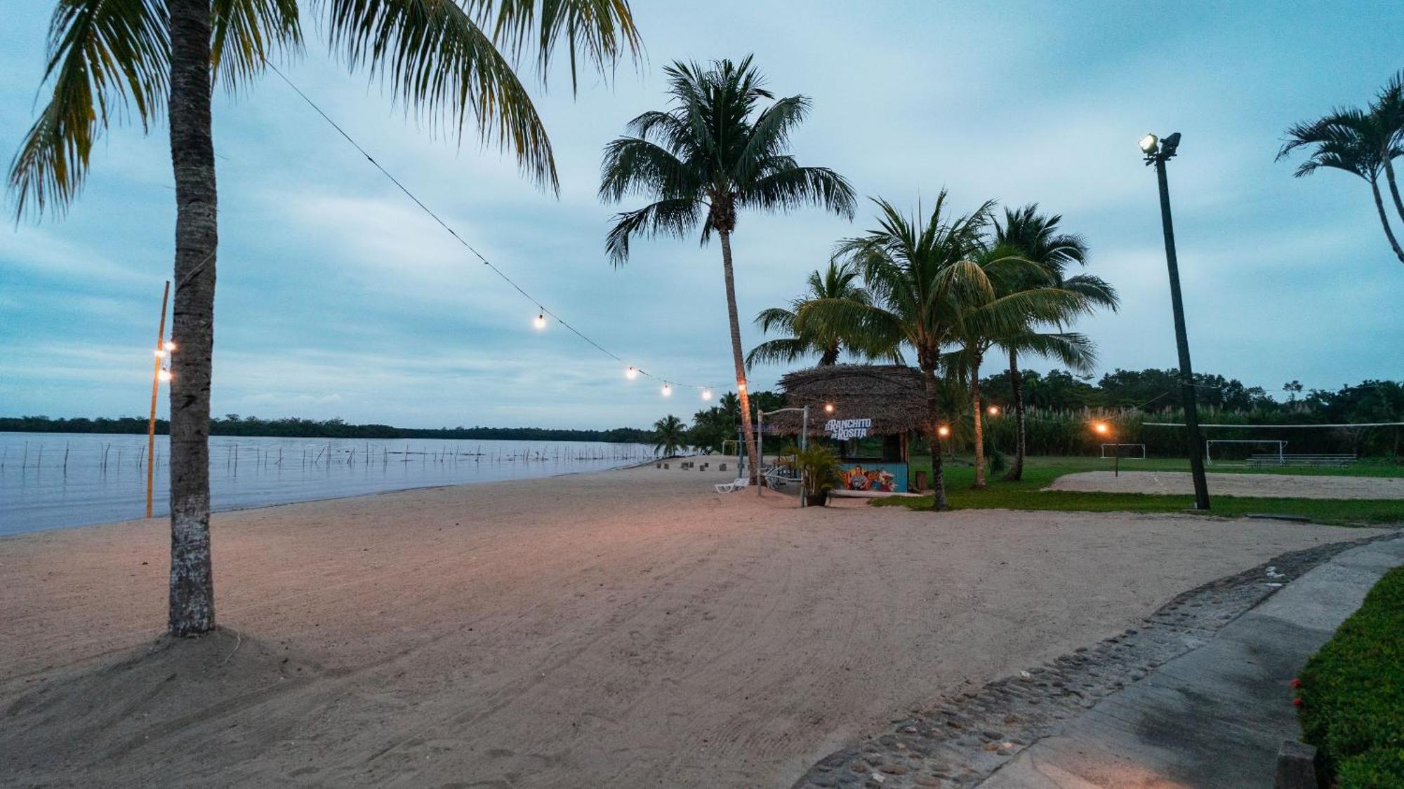 Amatique Bay Hotel Puerto Barrios Buitenkant foto