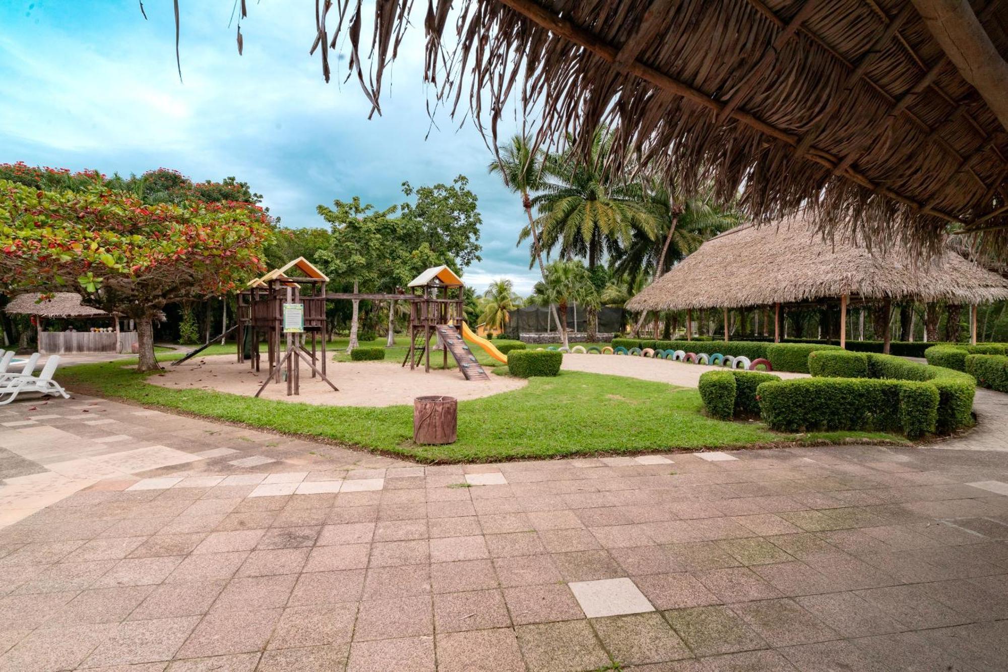 Amatique Bay Hotel Puerto Barrios Buitenkant foto