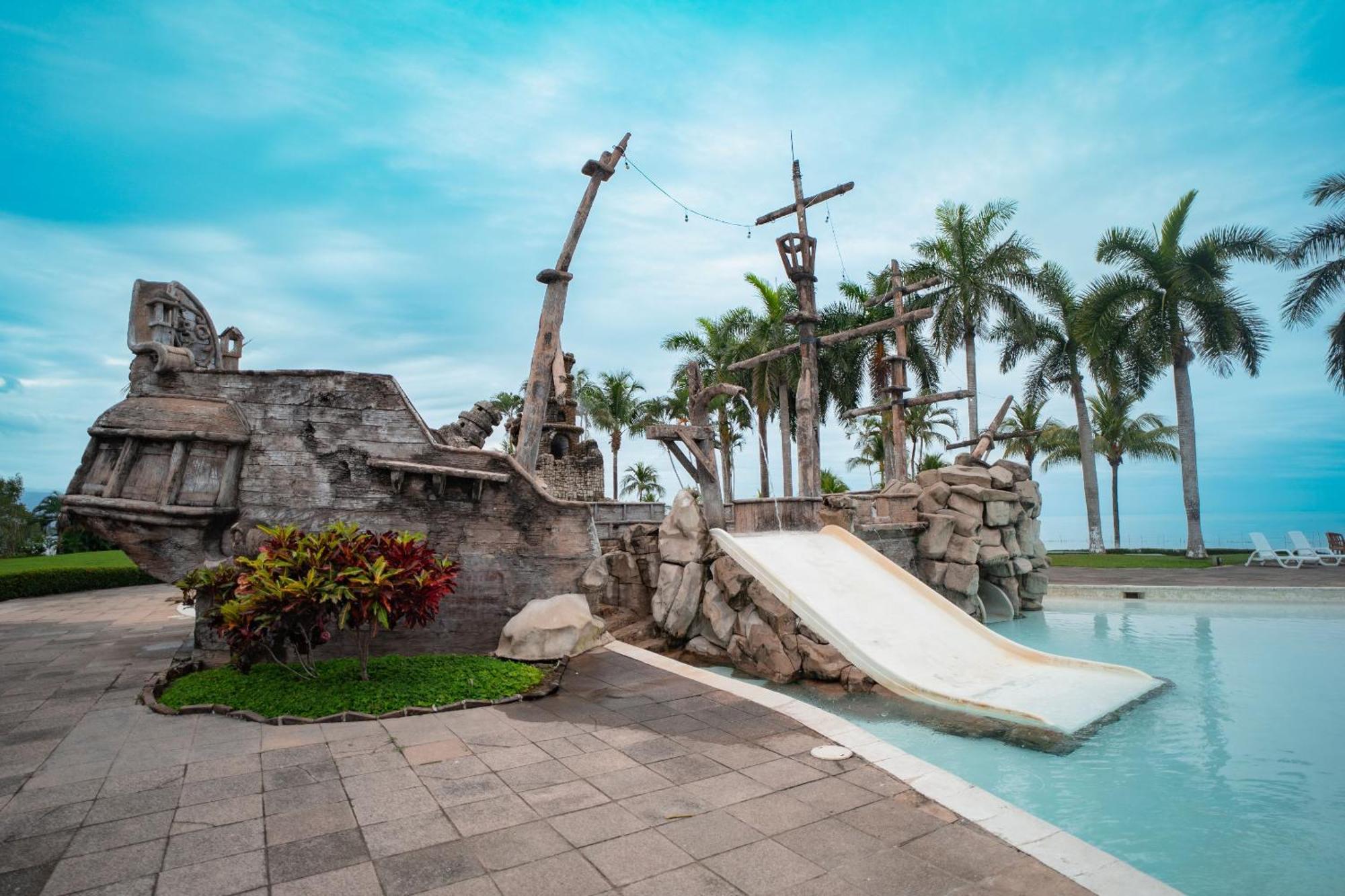 Amatique Bay Hotel Puerto Barrios Buitenkant foto