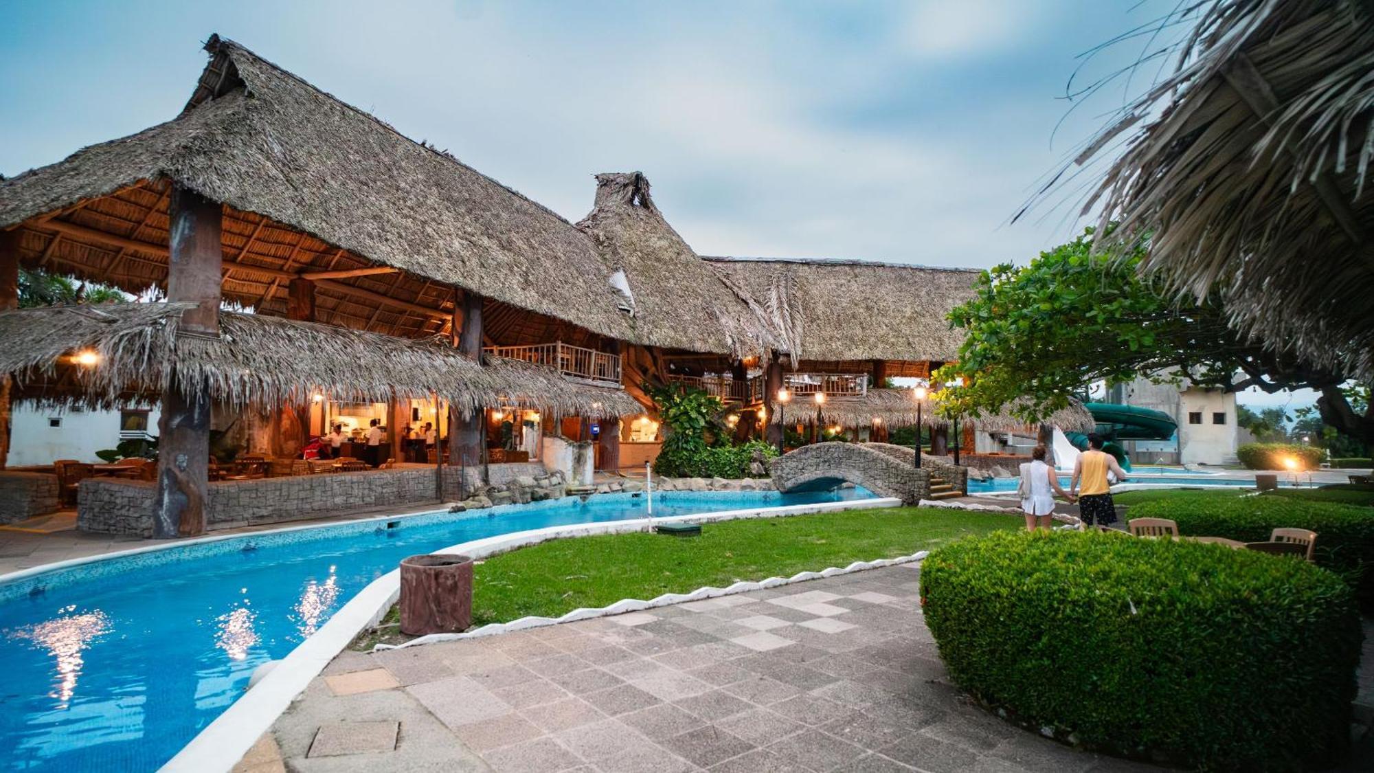 Amatique Bay Hotel Puerto Barrios Buitenkant foto