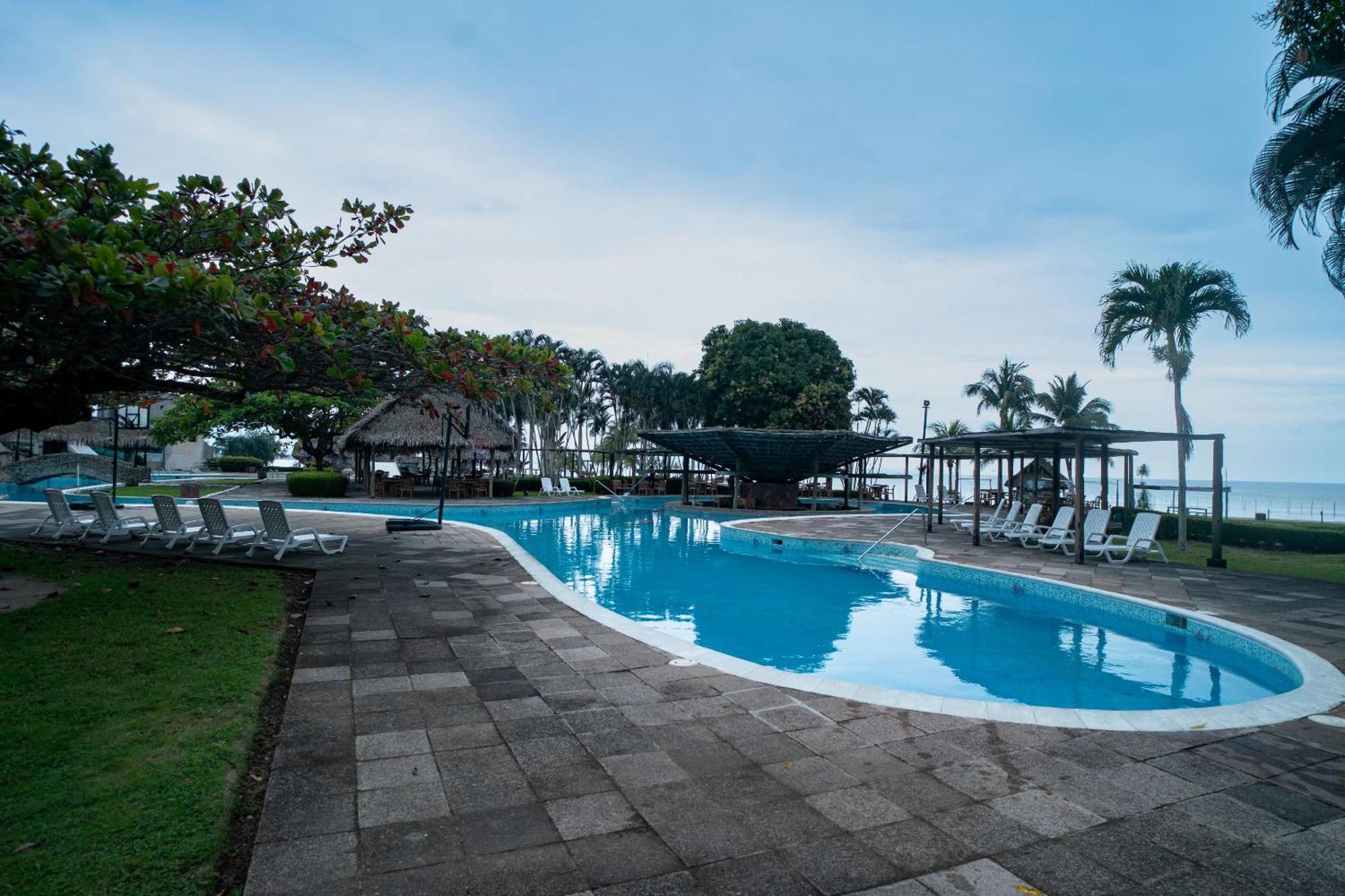 Amatique Bay Hotel Puerto Barrios Buitenkant foto