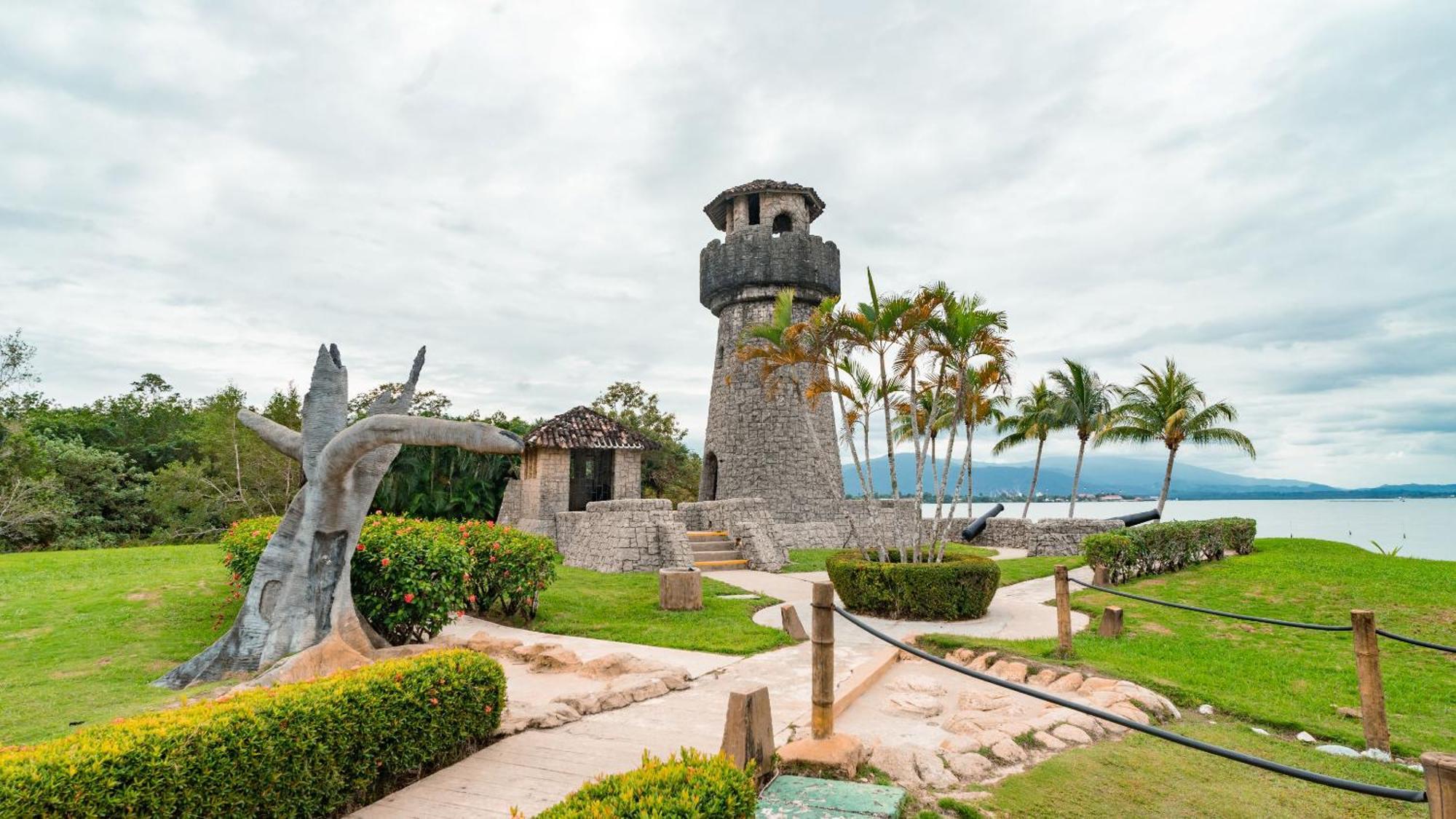 Amatique Bay Hotel Puerto Barrios Buitenkant foto